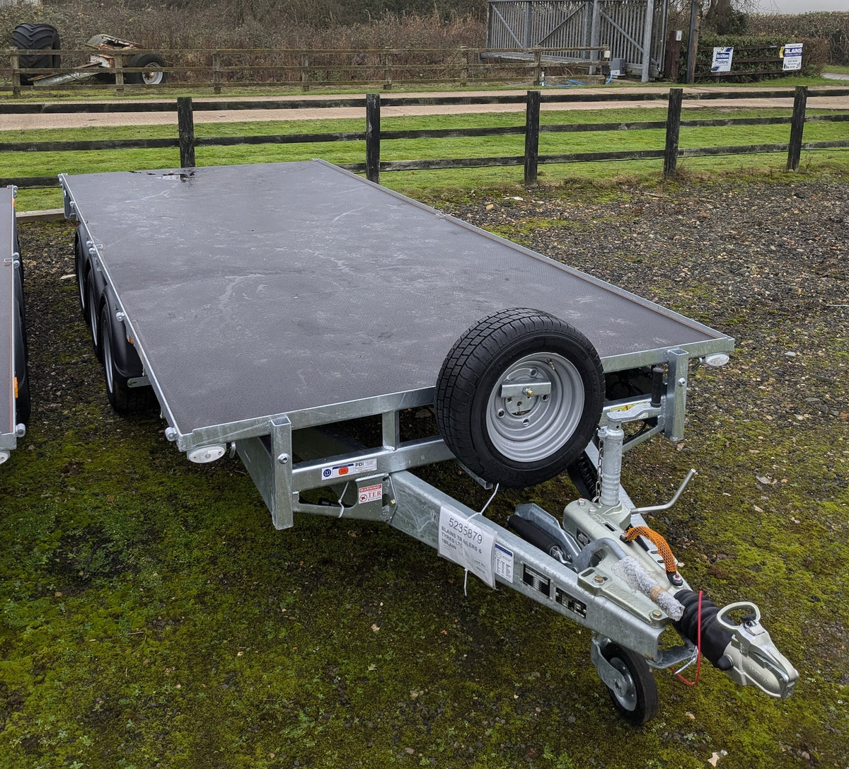 Ifor Williams LM166 16ft Tri-Axle Flatbed Trailer – Blains Trailers & Tyres